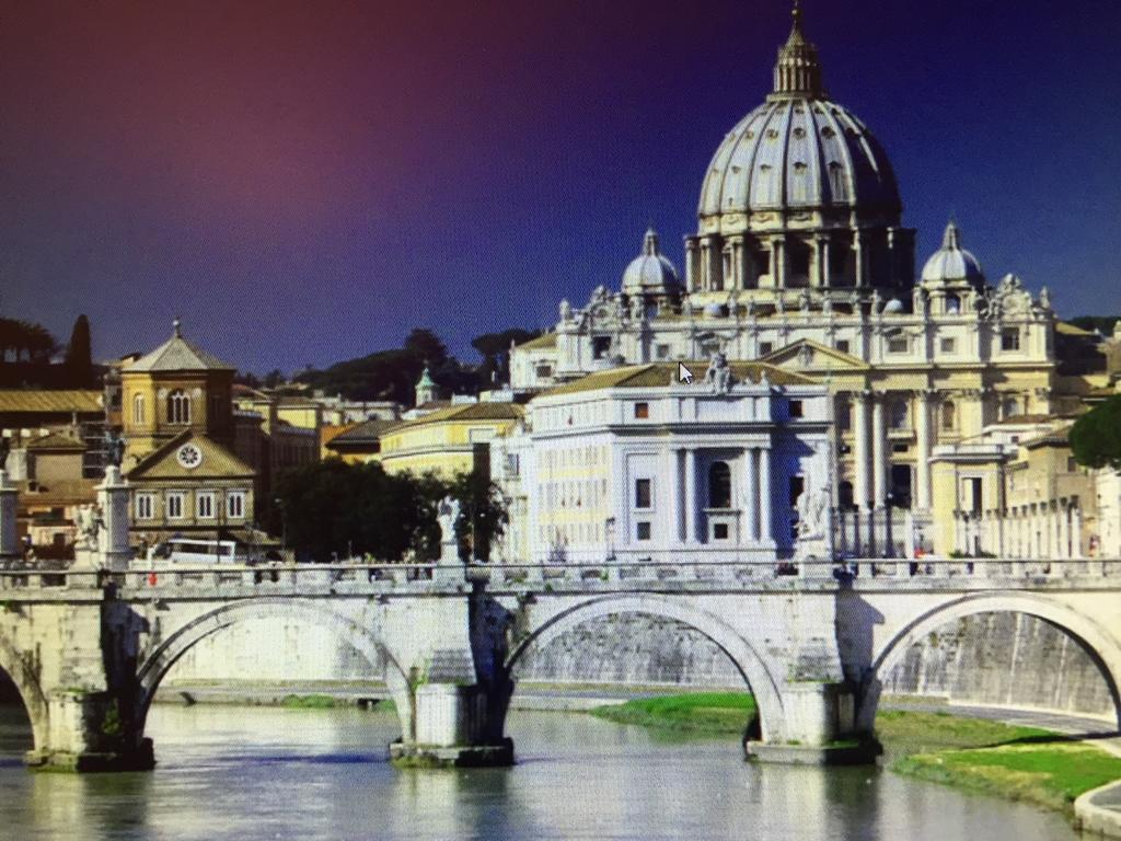 Claudio Vaticano Appartamento *