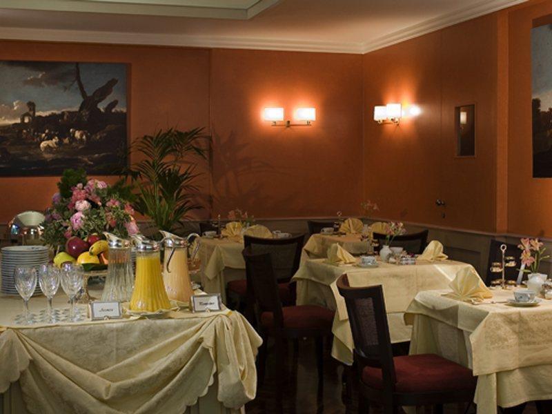 Hotel Dei Borgognoni Rome