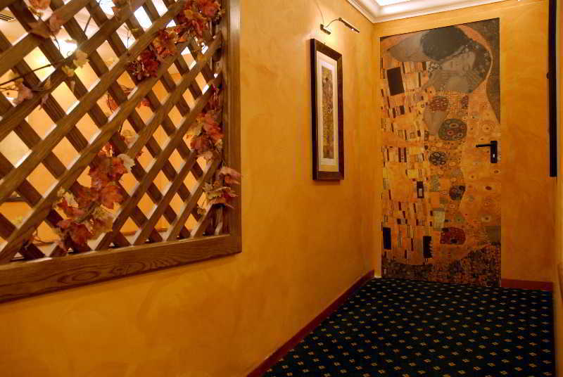 Hotel Aurora Garden 3*
