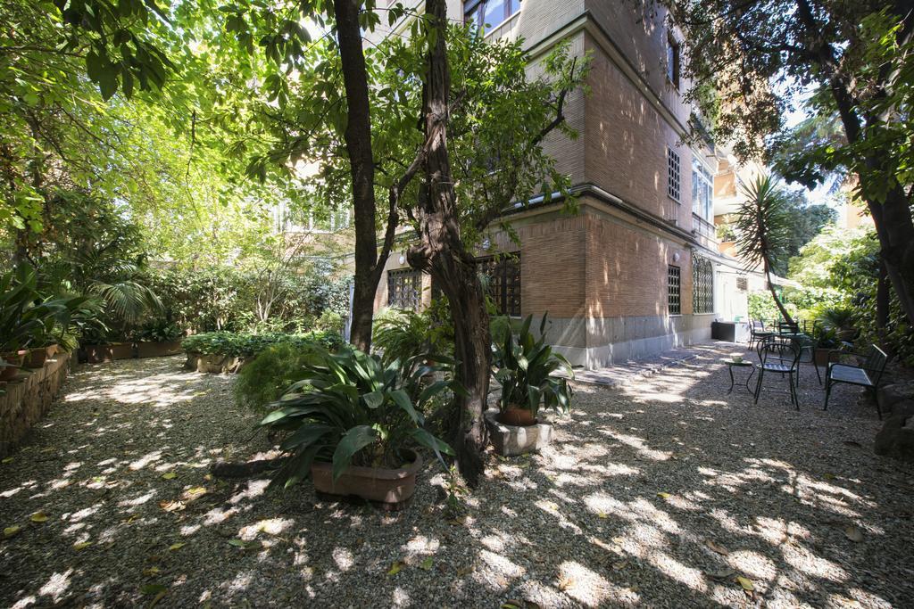 Vatican 307 Apartment *
