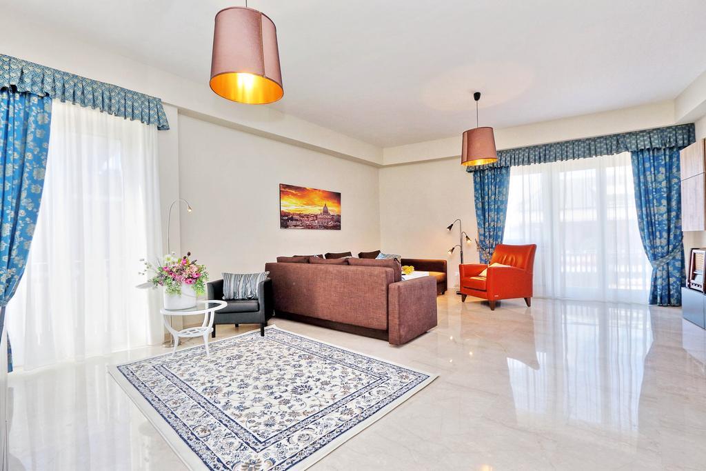 Oksana's Bernadette Apartment