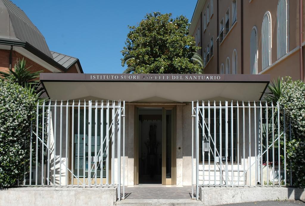 Casa Religiosa Per Ferie Ancelle Del Santuario Rome
