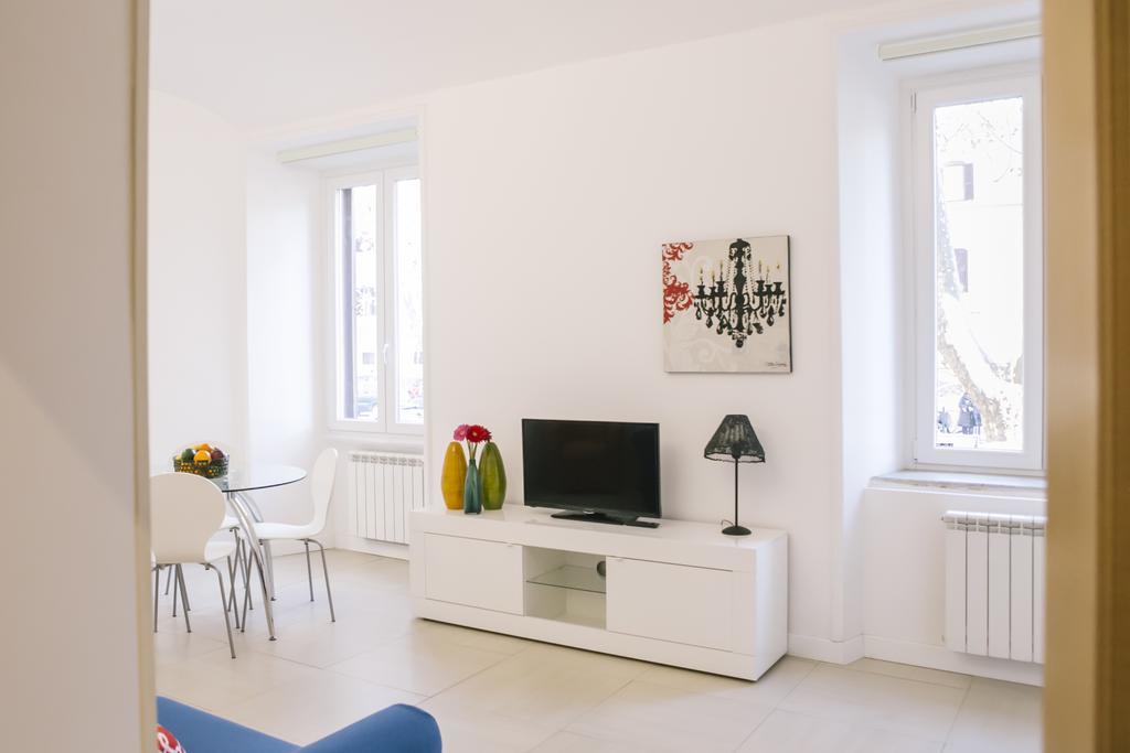 Festina Lente Apartment *
