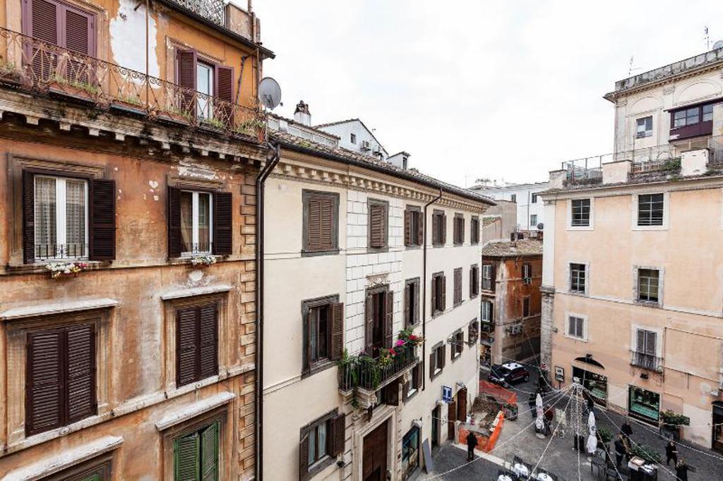 The Librari * Rome