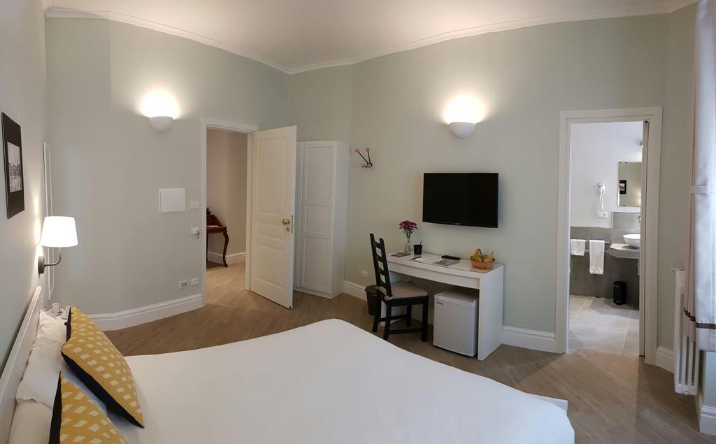 Roman Suite Guest House Bed & Breakfast