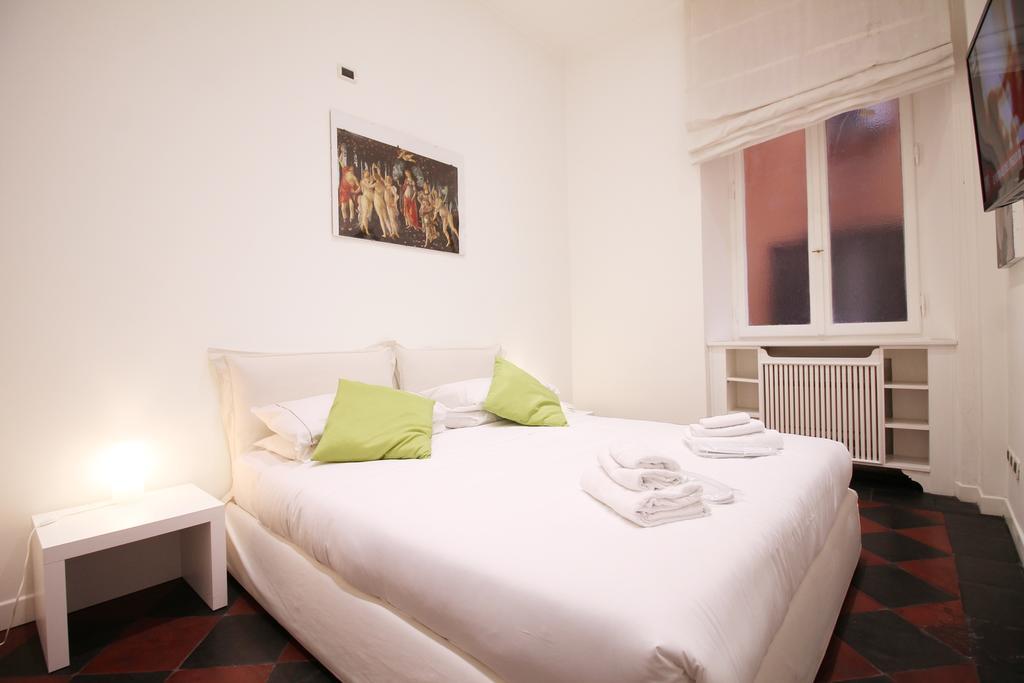 Spanish Steps Art Apartment Rome