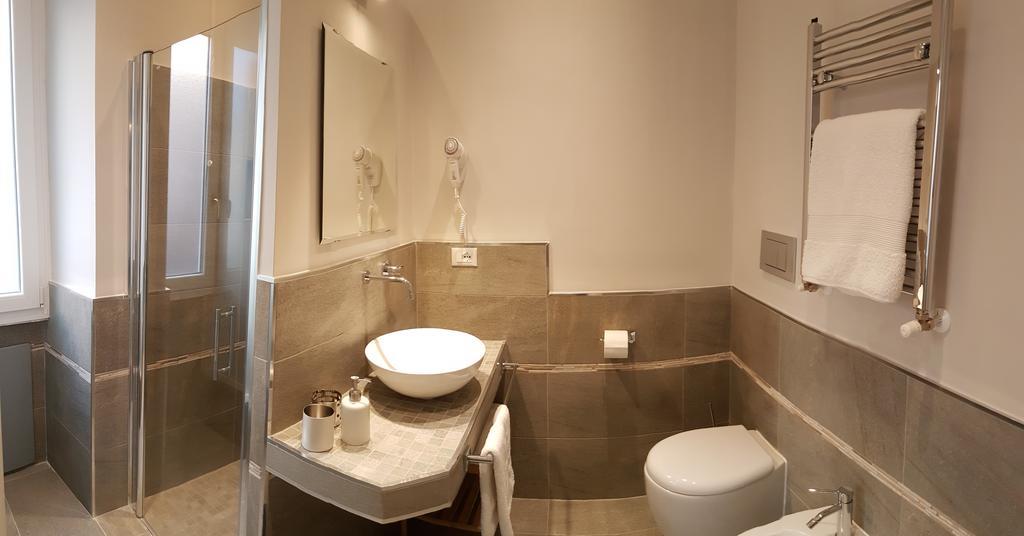 Roman Suite Guest House Bed & Breakfast