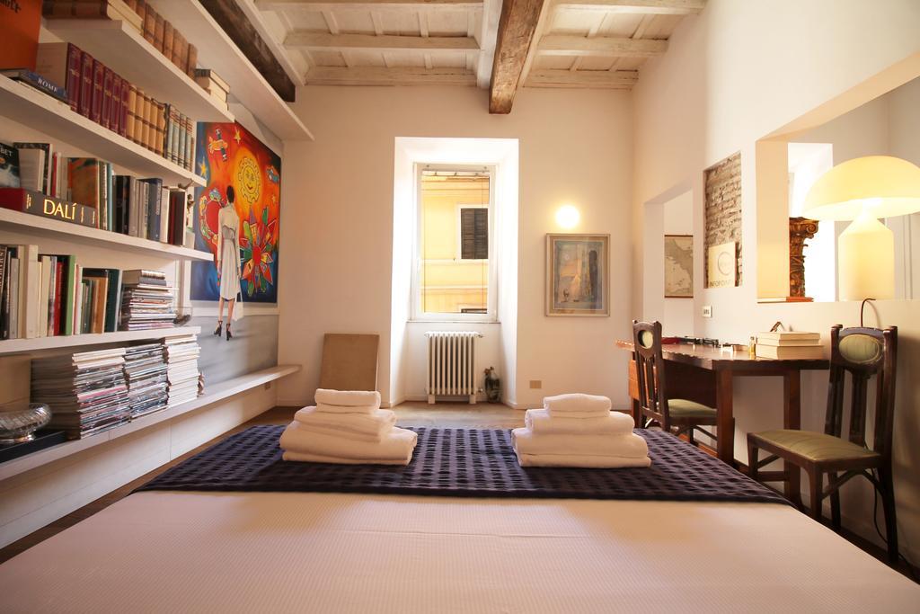 Apartment Trevi Fountain 2br Rome
