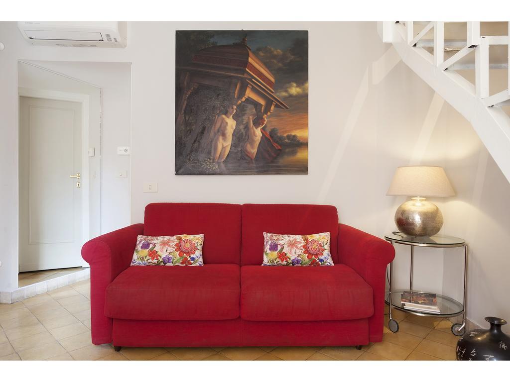 Apartment Via Giulia Rome