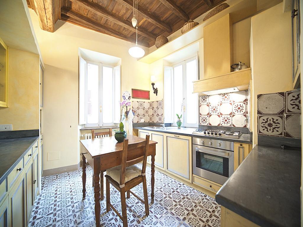 Charming Trastevere Apartment Rome