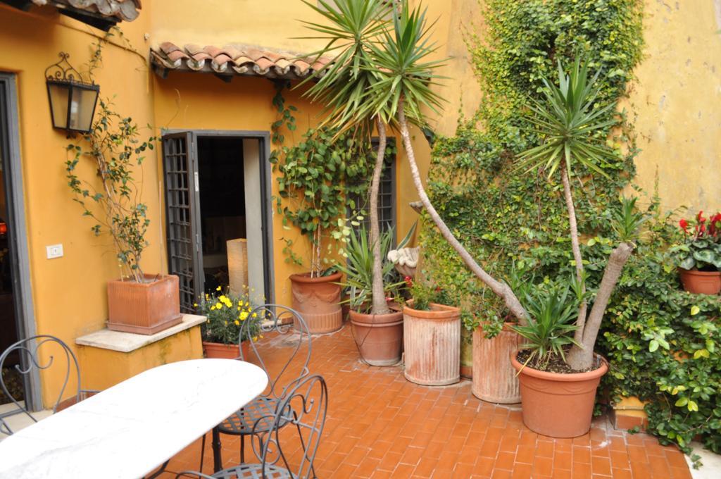 Onofrio Flat Roma