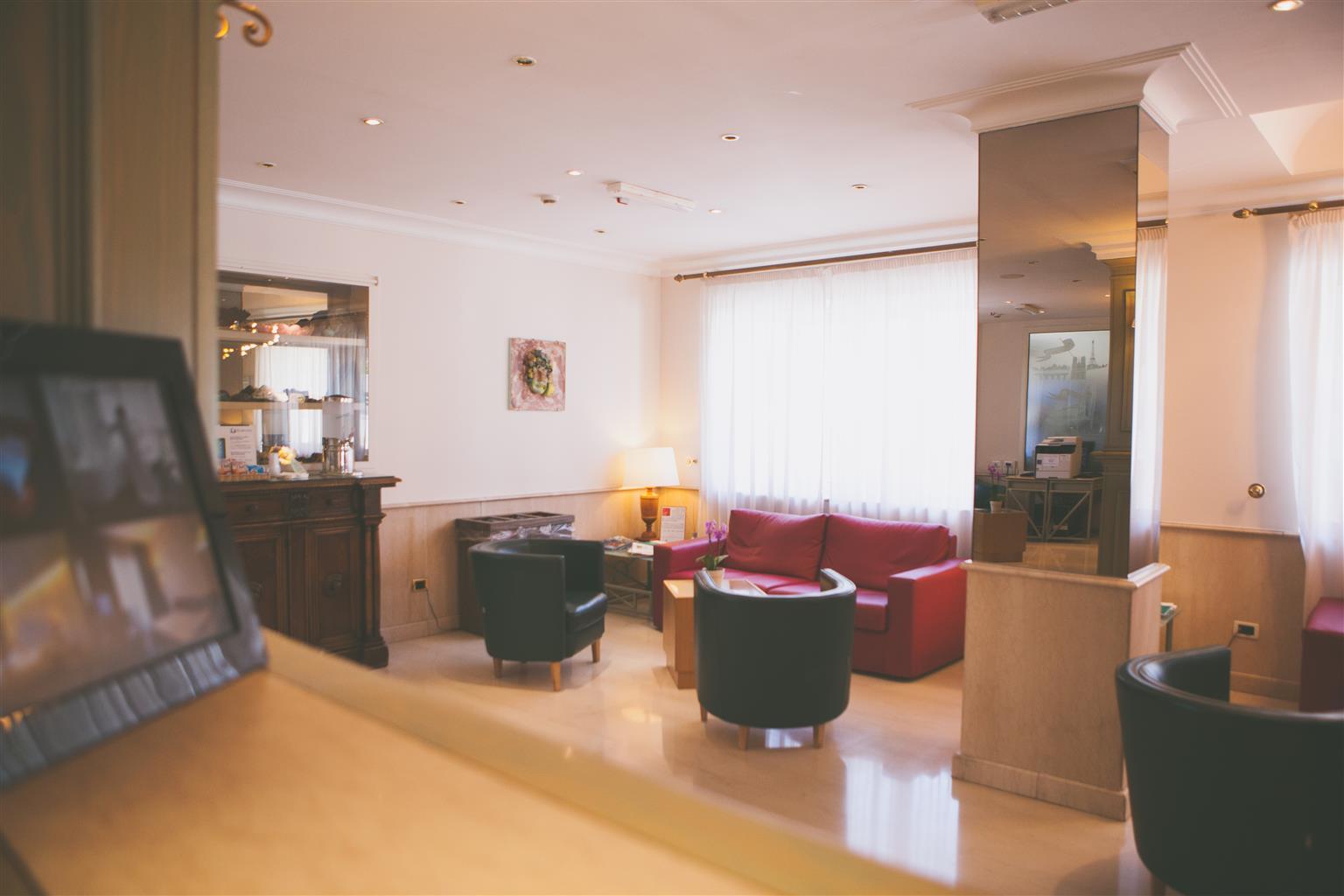 Western Globus Hotel