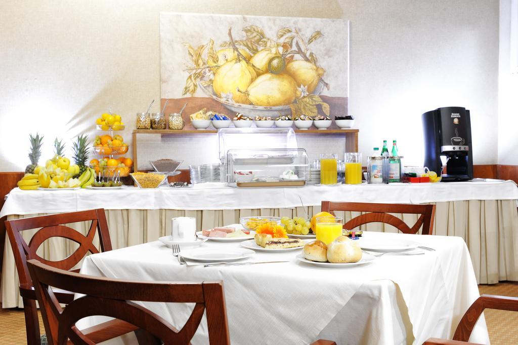 Apogia Lloyd 3* Roma