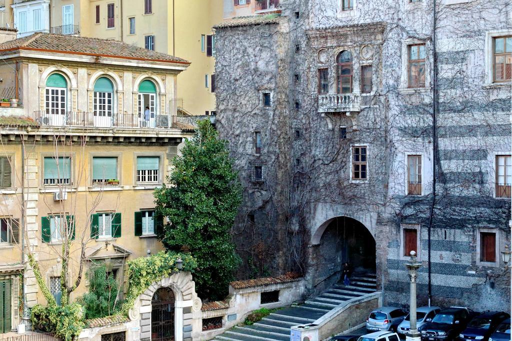 Design Apartment Paulina 300 Mt From Colosseum