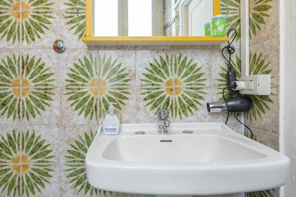 Sixbeds Guest house