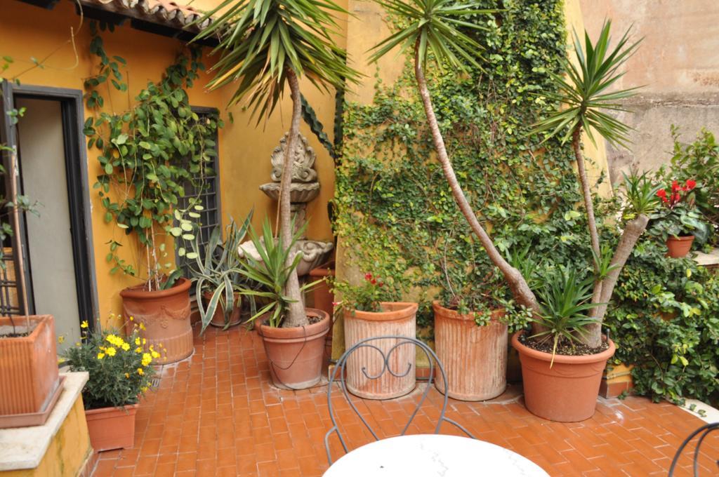 Onofrio Flat * Roma