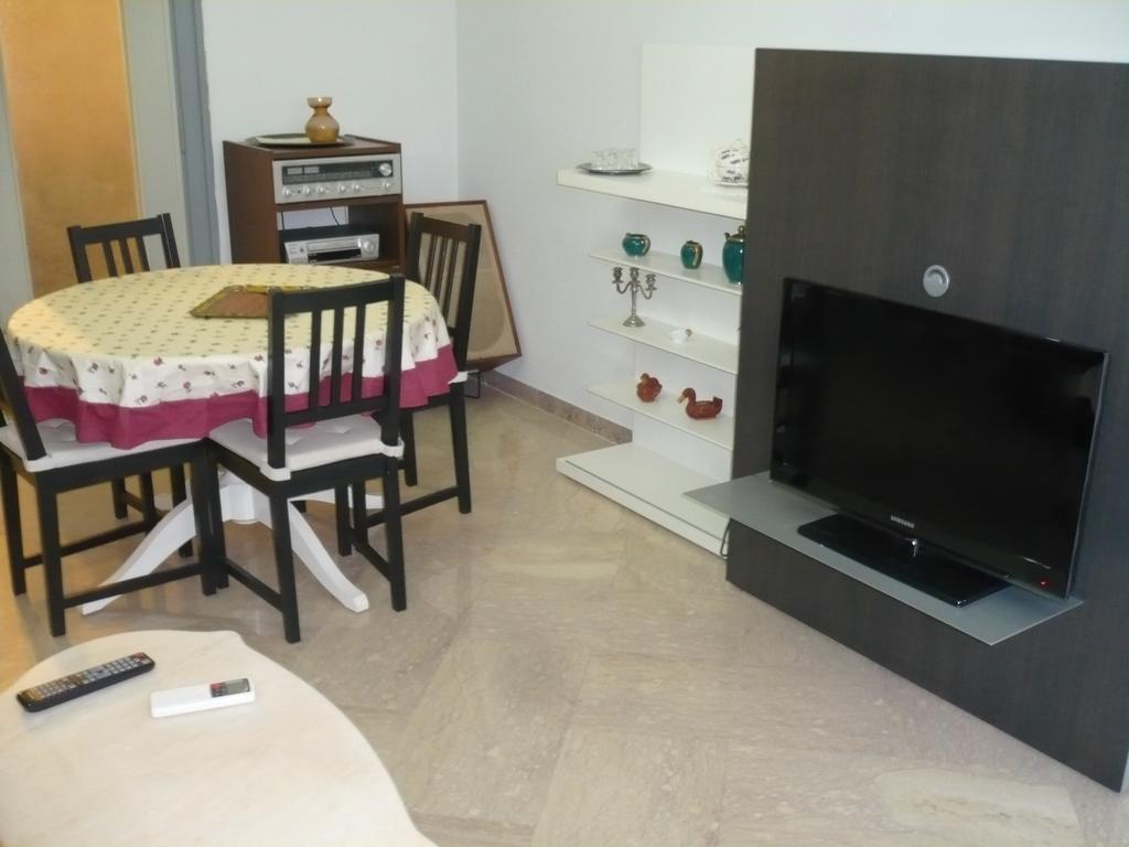 Joe's Unforgettable Vatican Nest * Rome