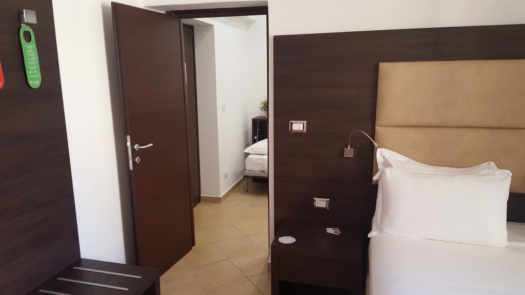 Guest house Una Finestra Su Monti 3*