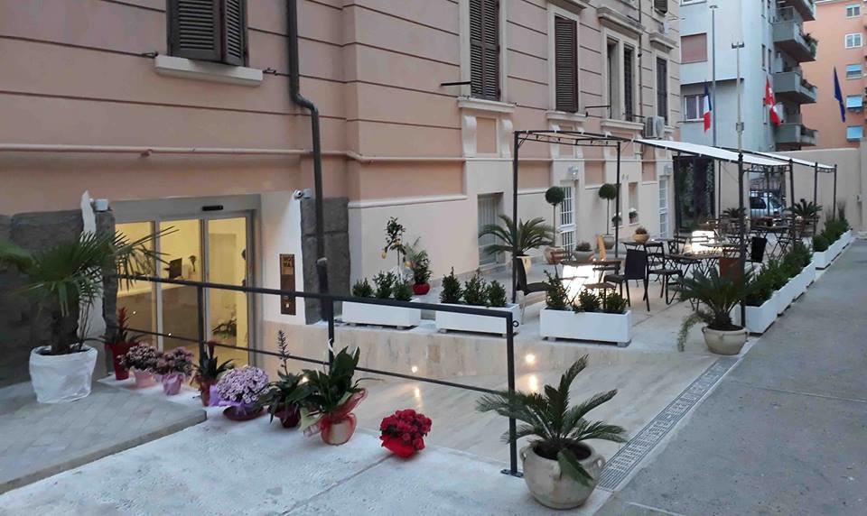 Momahostel Guest house