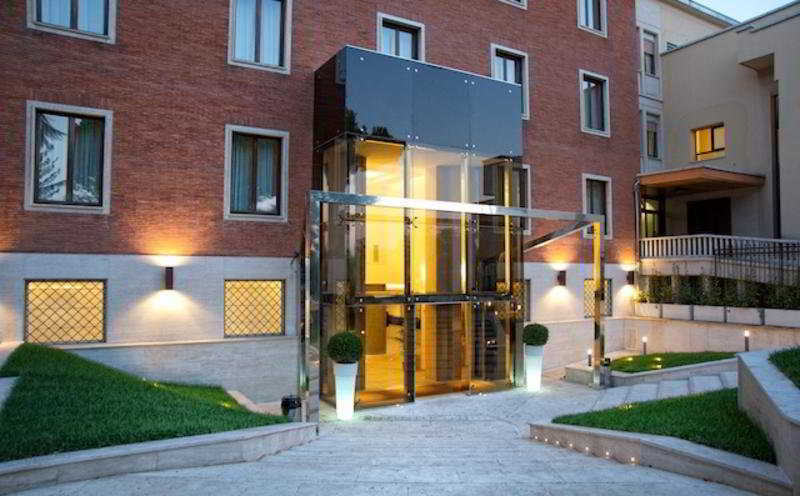 Occidental Aurelia Rome