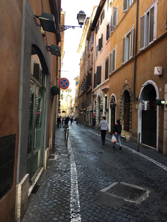 Pantheon Old Apartment Rome