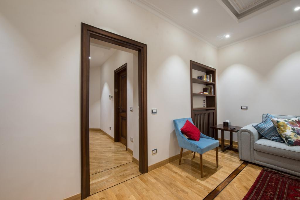 900 Lazio, Emilia & La Corte * Roma