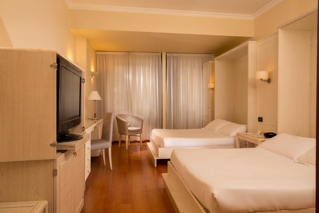 Western Globus Hotel