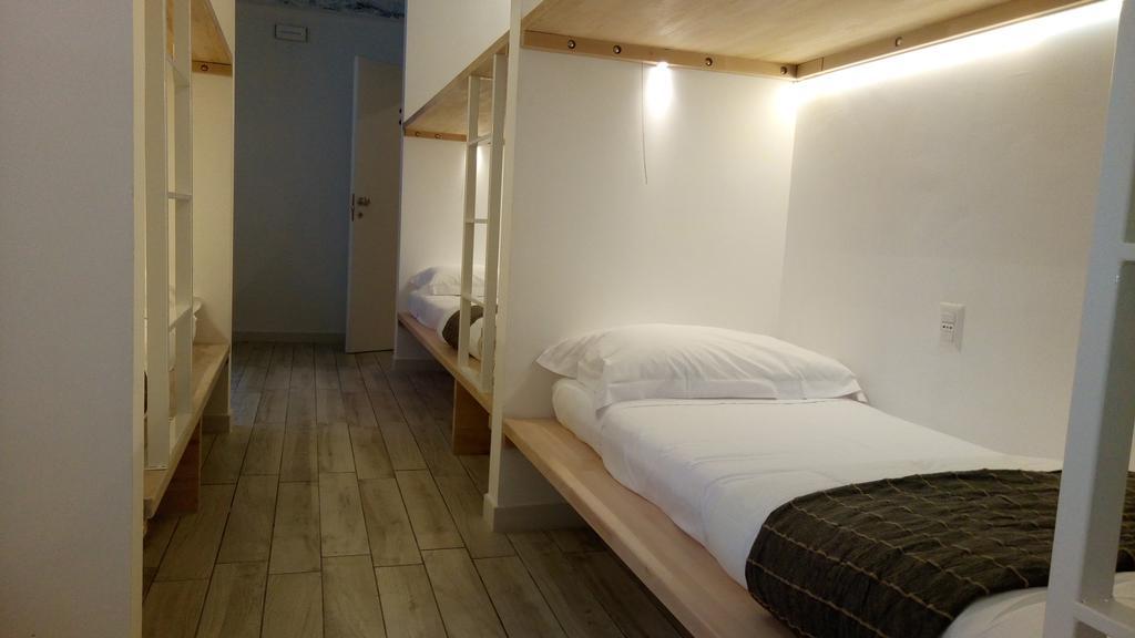 Momahostel *