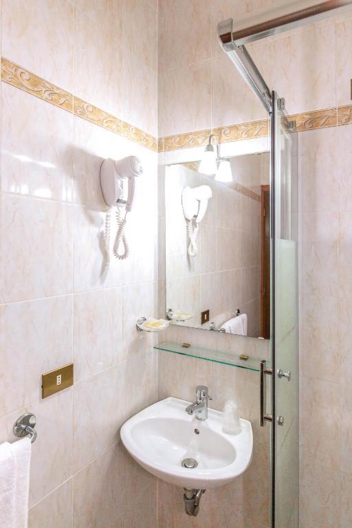 Downtown Guest house 2*