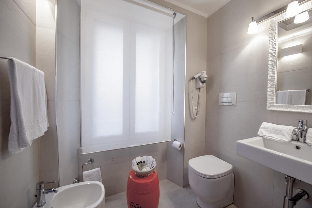 Town House Spagna- Luxury Rooms With Jacuzzi Bath Rome