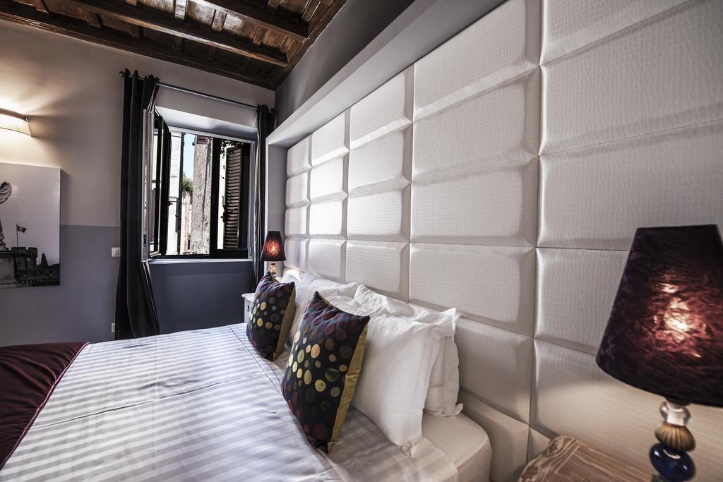 Town House Spagna- Luxury Rooms With Jacuzzi Bath *
