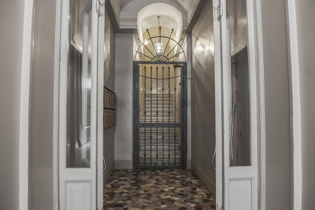 Town House Spagna- Luxury Rooms With Jacuzzi Bath Guest house *