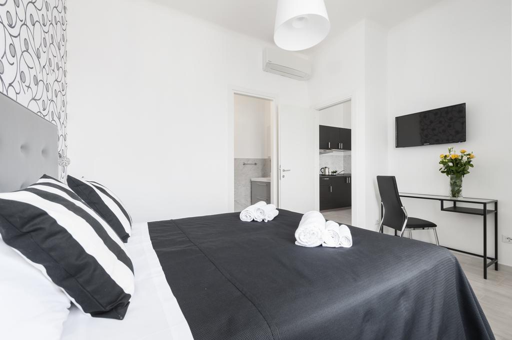 Black Colosseo Guest house *