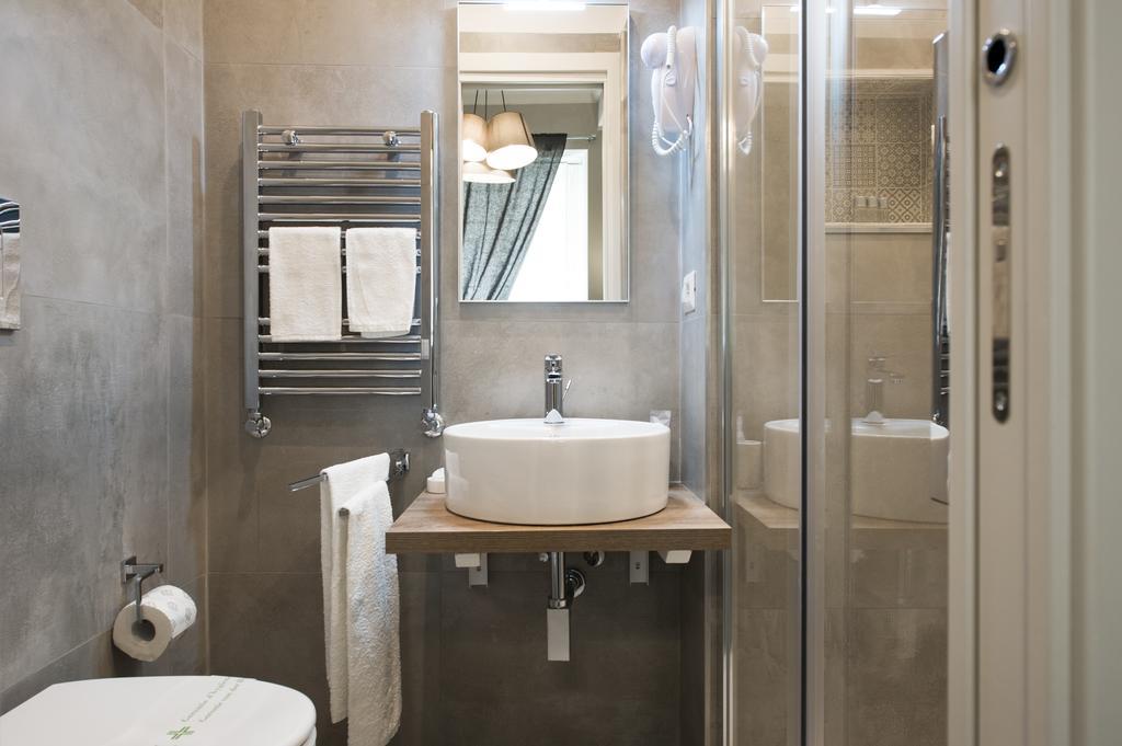 Guest house Borghetto Cavalleggeri Rome