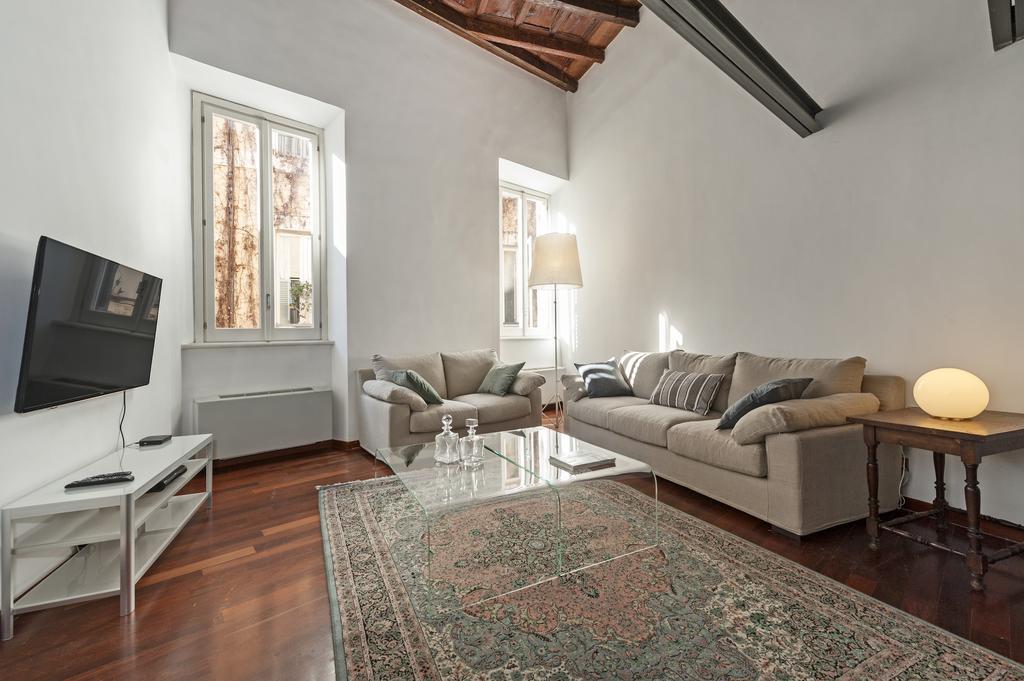 Antique-modern Flat By Navona Square Rome