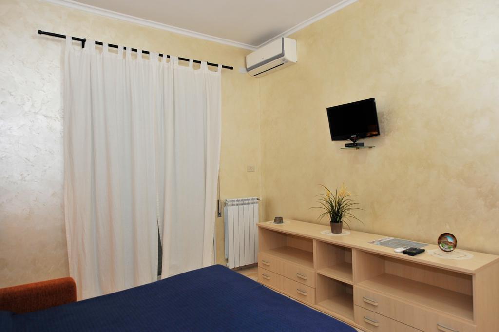 Guest house Holiday And
