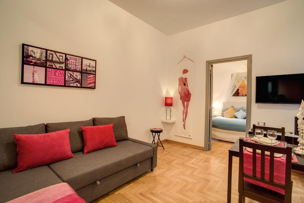 Apartment Elegant Behind The Colosseum