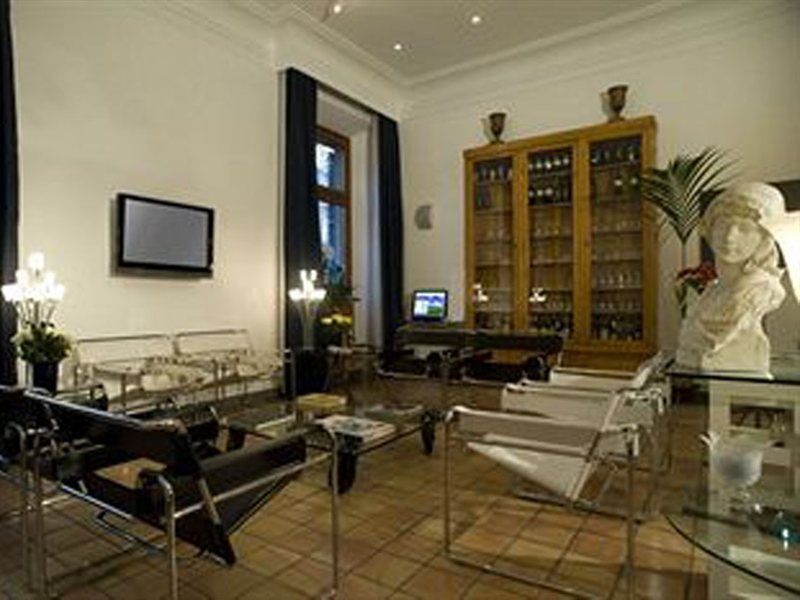 Hotel Cairoli