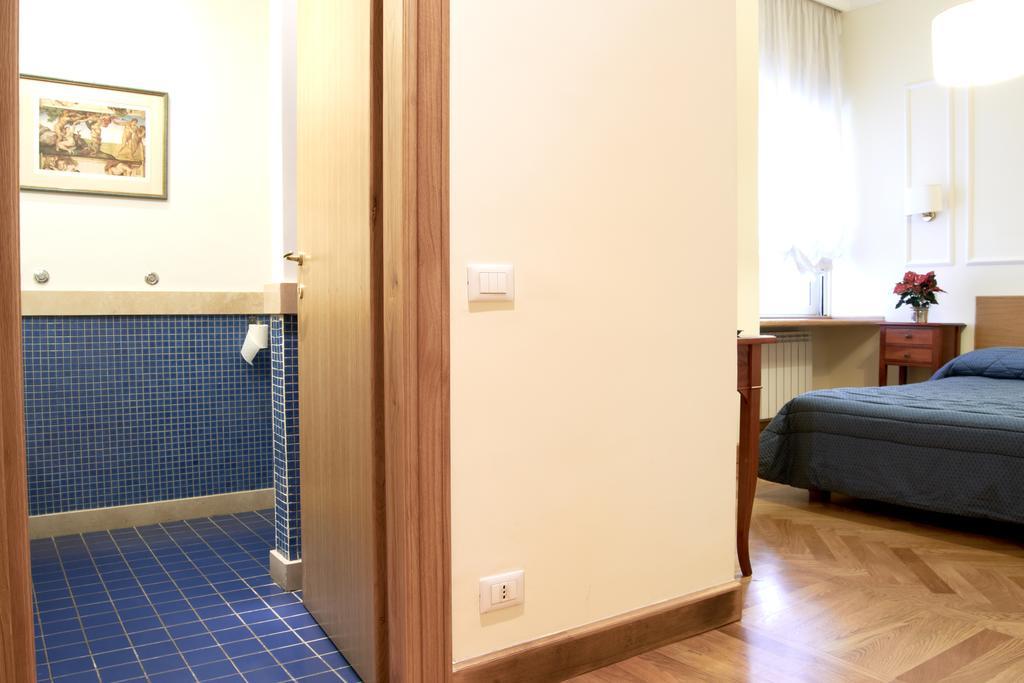 Bed & Breakfast Domus Cavour Rome