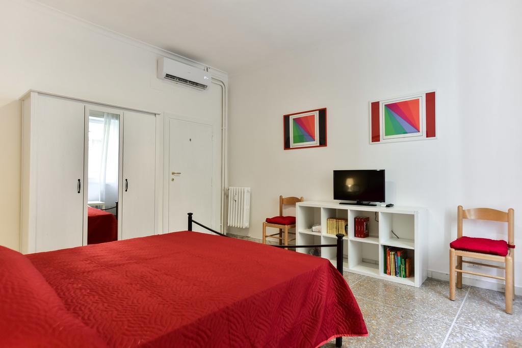 Apartment Red & White Vatican *