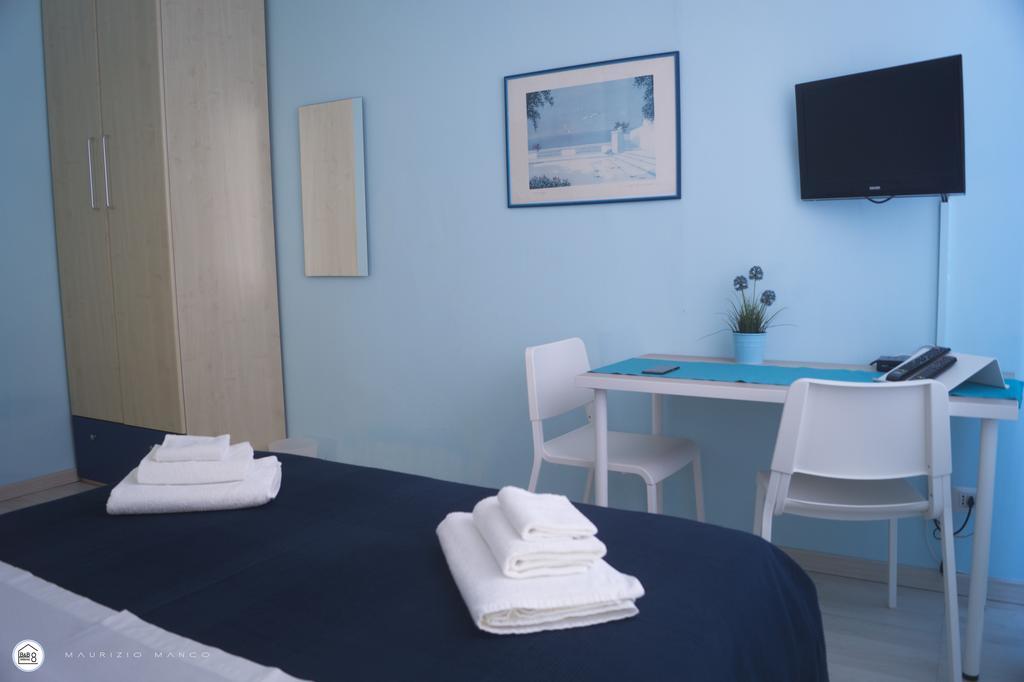 Interno 8 Rome