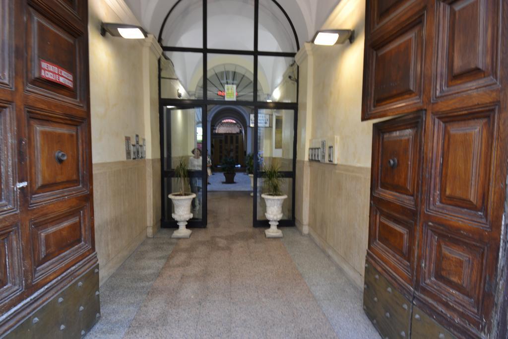 Ferrarese 2* Rome