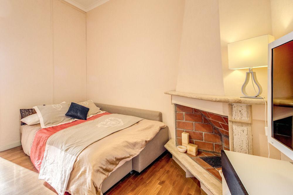 Apartment Elegant Behind The Colosseum Rome