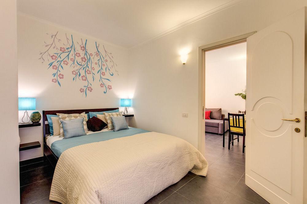 Apartment Elegant Behind The Colosseum Rome