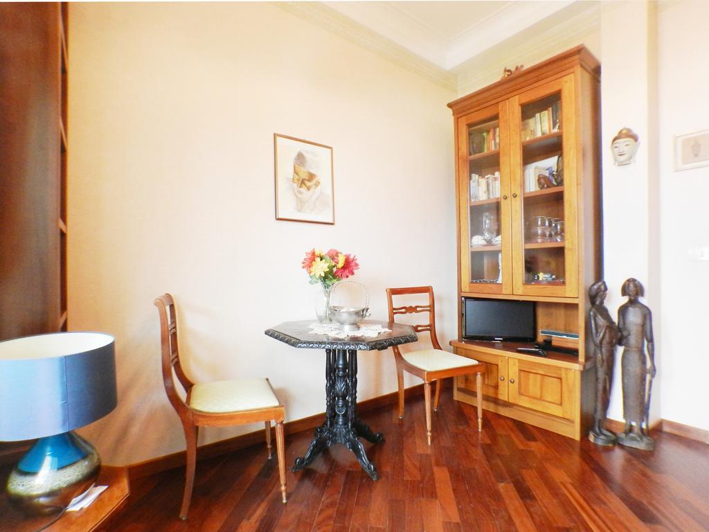 Apartment Center Flat