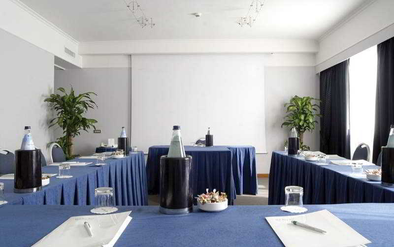 - Eur Parco Dei Medici, An Ihg 4* Roma