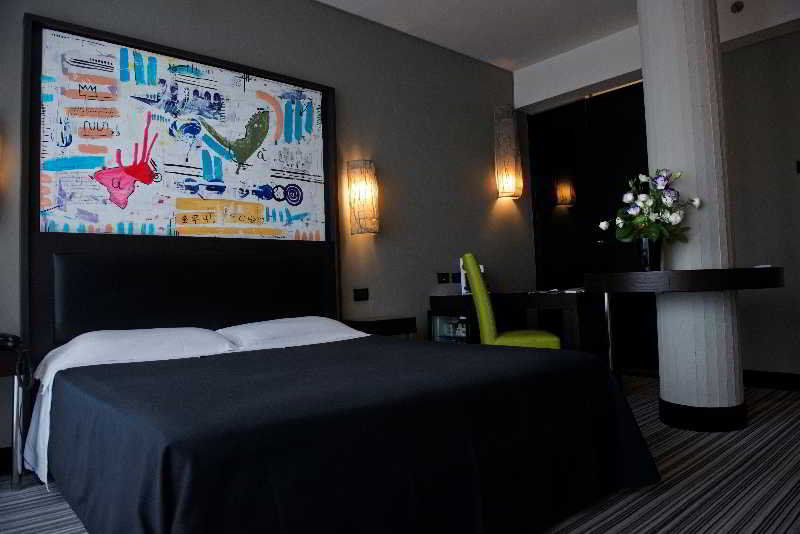 Twentyone Hotel 4*