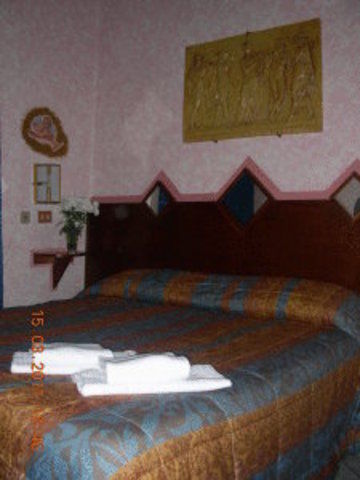 Farini 2* Rome