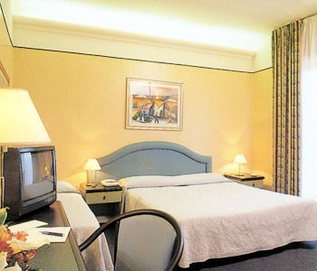 Santa Maura 3* Rome