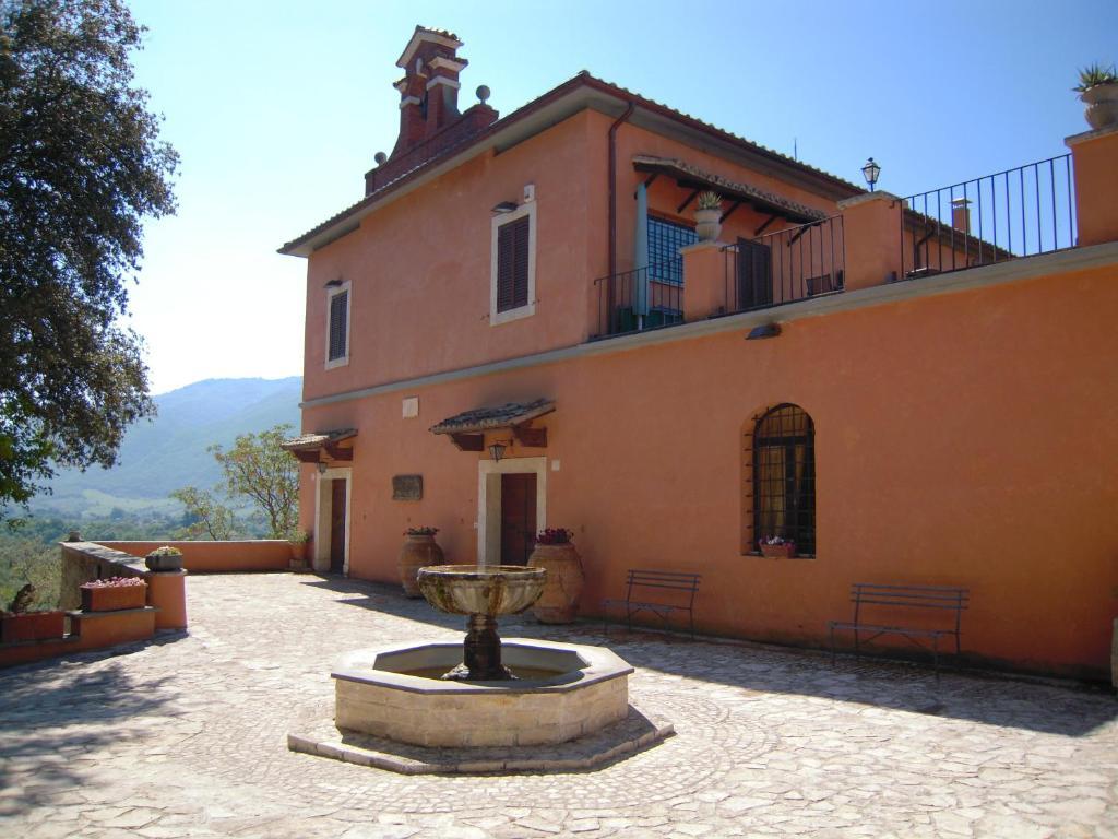 Tenuta Colfiorito Farm stay Rome